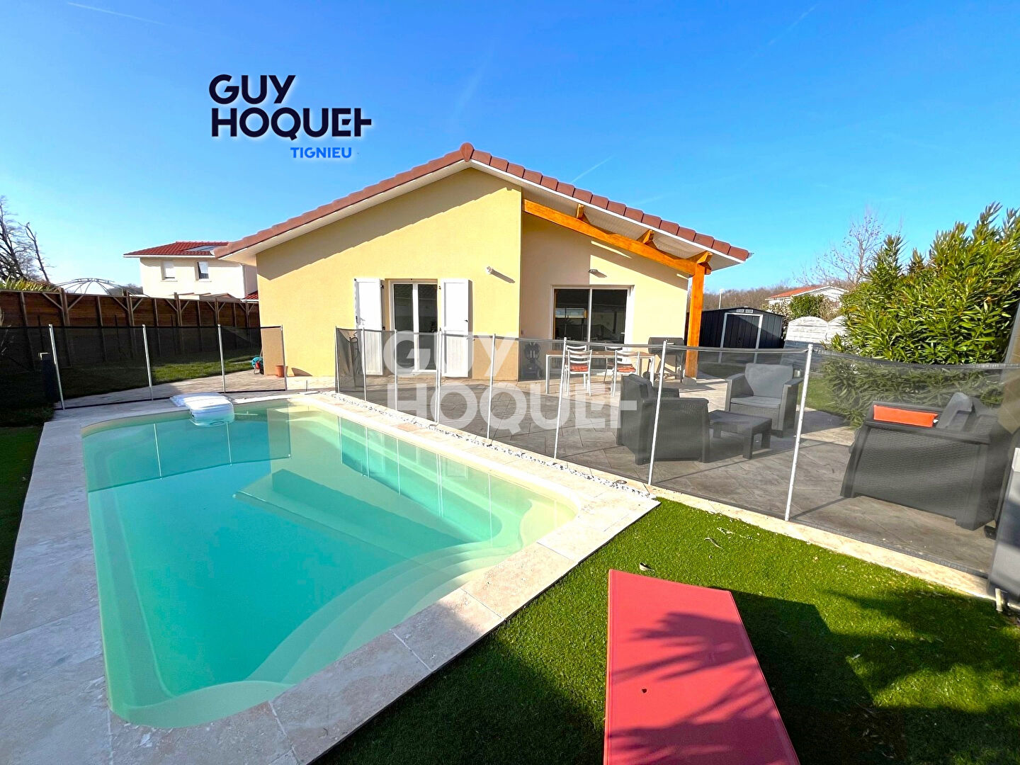 Maison récente avec piscine à Charvieu-Chavagneux