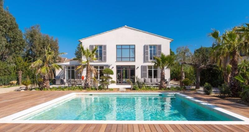SAINT TROPEZ VILLA D'ARCHITECTE CENTRE VILLE