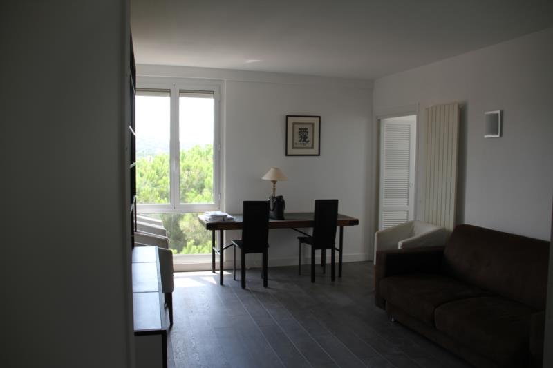 SAINT TROPEZ 2 PIECES A LOUER A L ANNEE