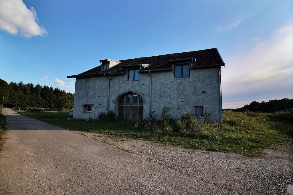 RARE : A 15min de Besançon Chateaufarine, ancienne ferme à rénover sur 12 ares