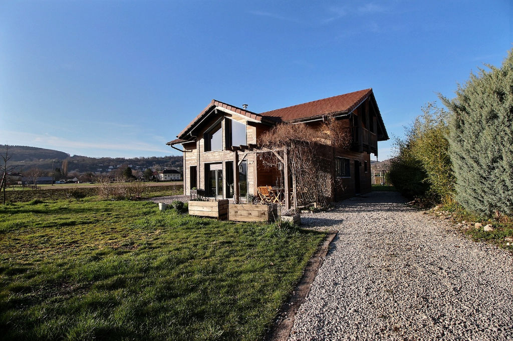 QUINGEY - CHARMANT CHALET DE 151M²