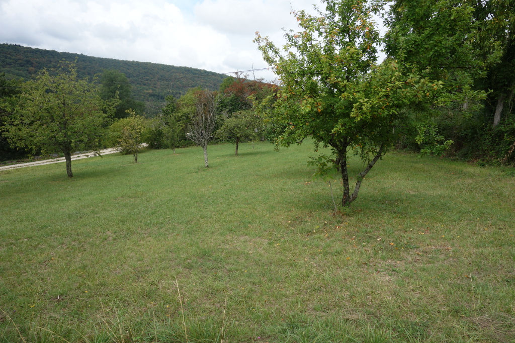 Terrain Cessey 800 m2