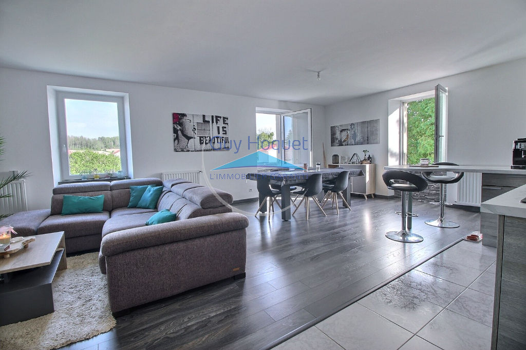 Coup de coeur pour cet appartement T4 de 103 m² spacieux et lumineux en Vente à EMAGNY