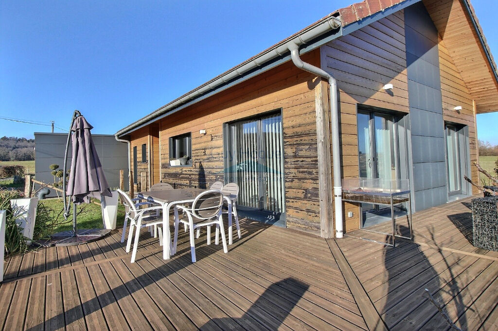 Coup de coeur pour cette maison de plain pied complet au milieu des champs