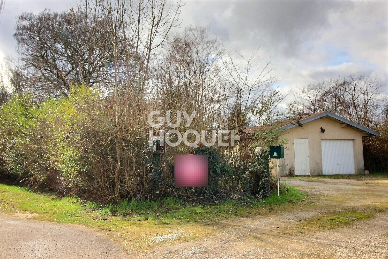 TERRAIN 891 M2 AVEC ENTREPOT DE 45 M2 PROCHE SAINT VIT