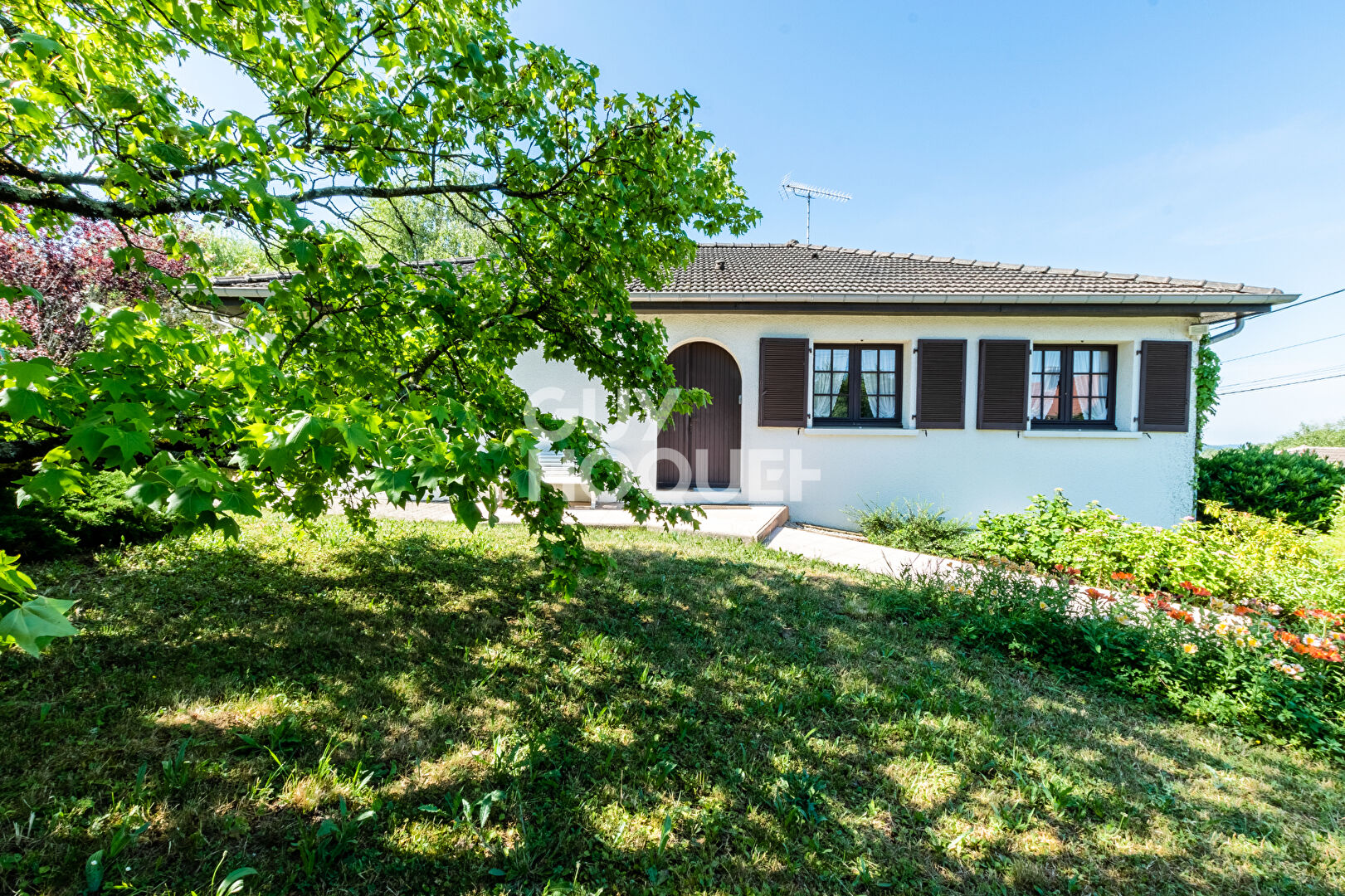 MAISON de plain-pied 100m² sur sous-sol complet avec jardin 1050m² à LARNOD (25)