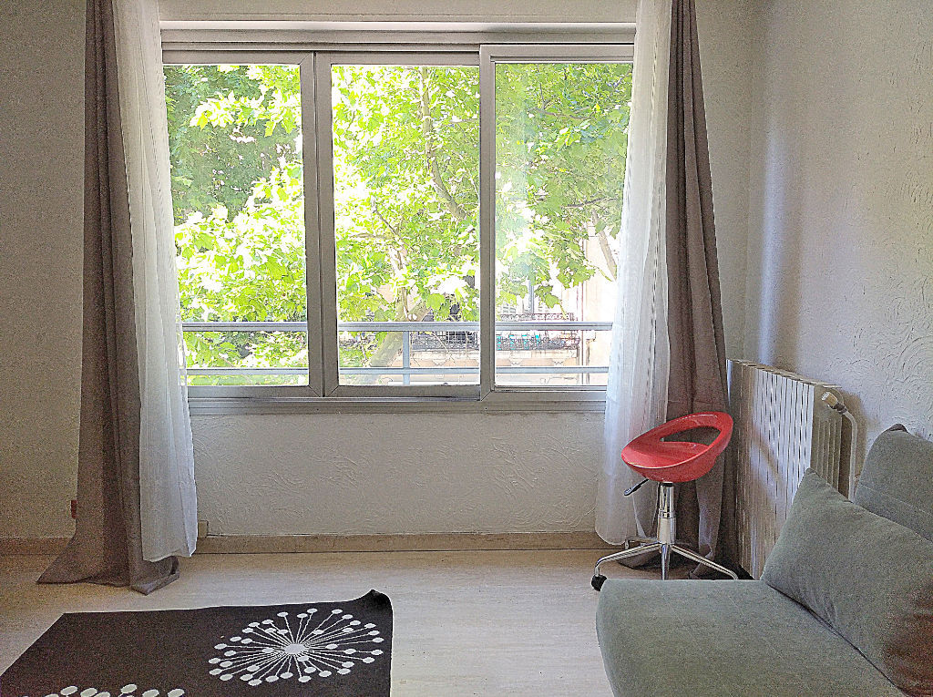 STUDIO MEUBLE, CENTRE VILLE AVEC ASCENSEUR