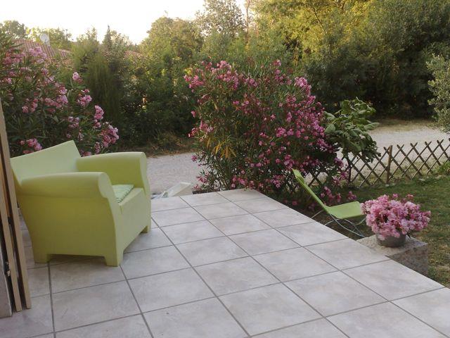 Jolie maison  sur terrain de 340 m², arboré, à 10 mn du centre du village.