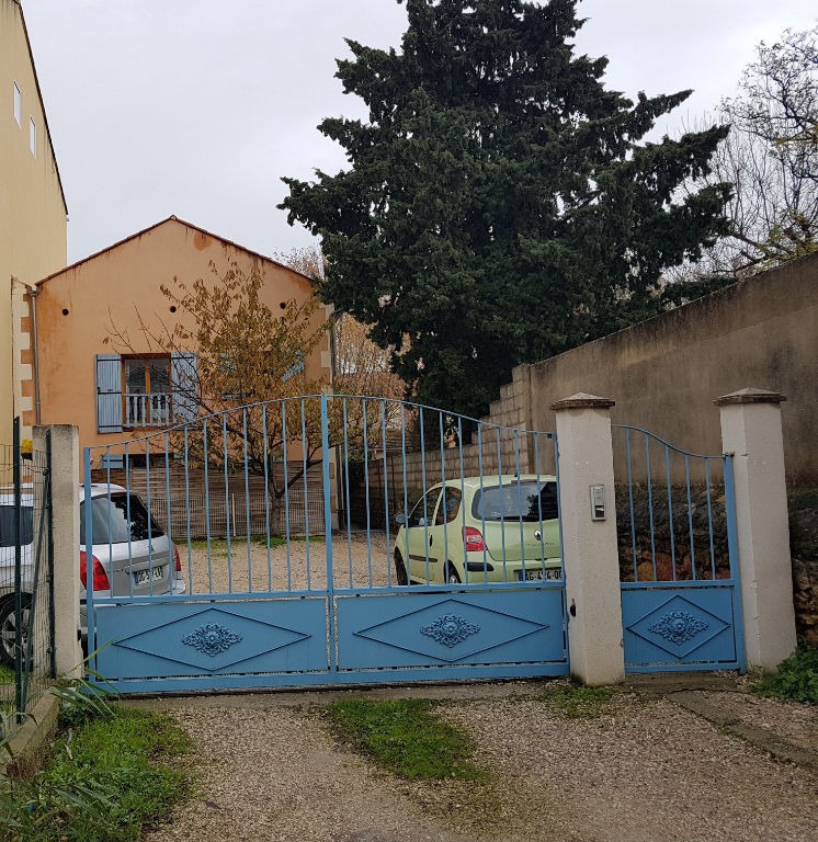 Bel appartement duplex  T4 + parkings