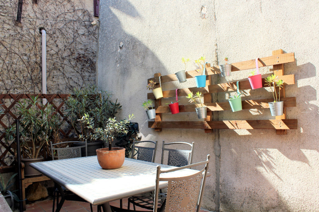 Maison de village avec terrasse et cave en pierre