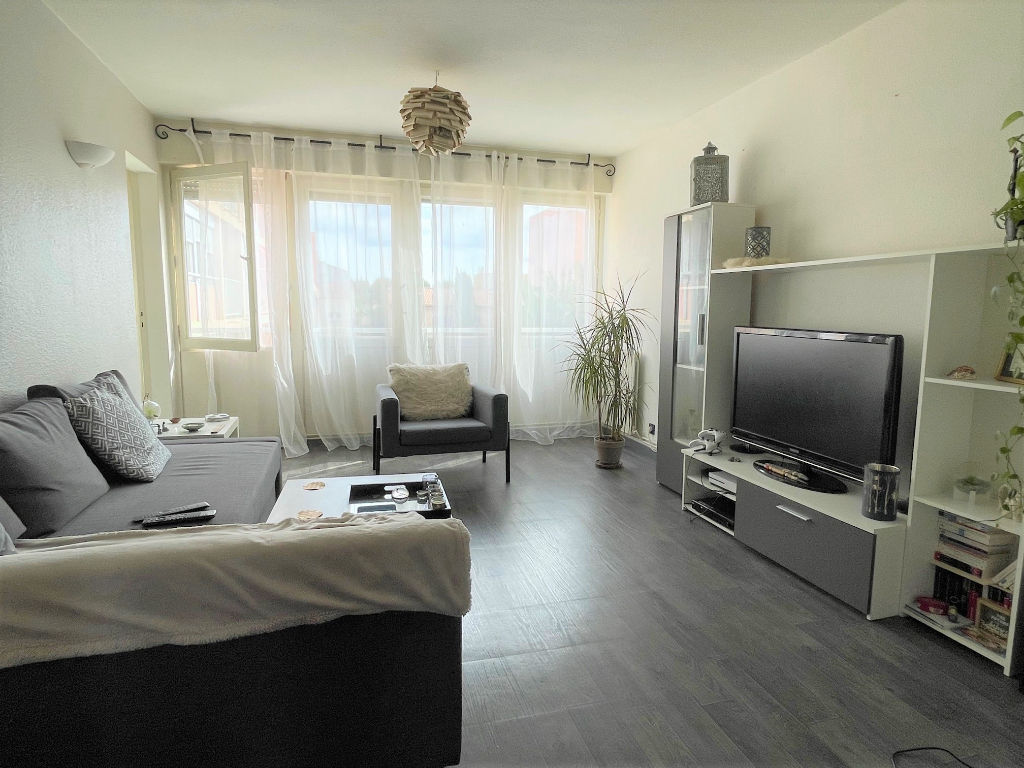 Appartement 2 pièces avec dressing et balcon