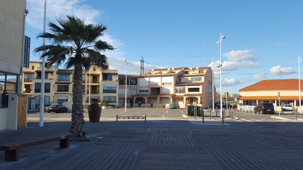 FOS SUR MER: face à la mer