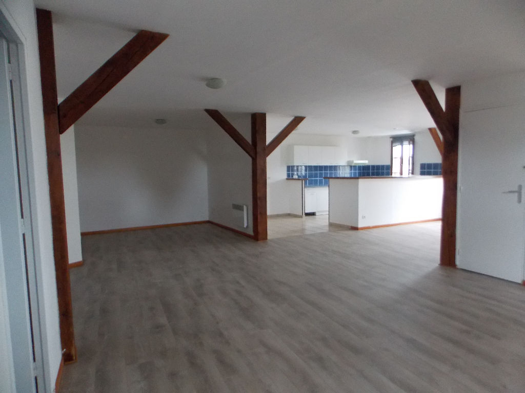 À louer, appartement d'environ 150 m², 5 pièces à SAUMUR (49400).
