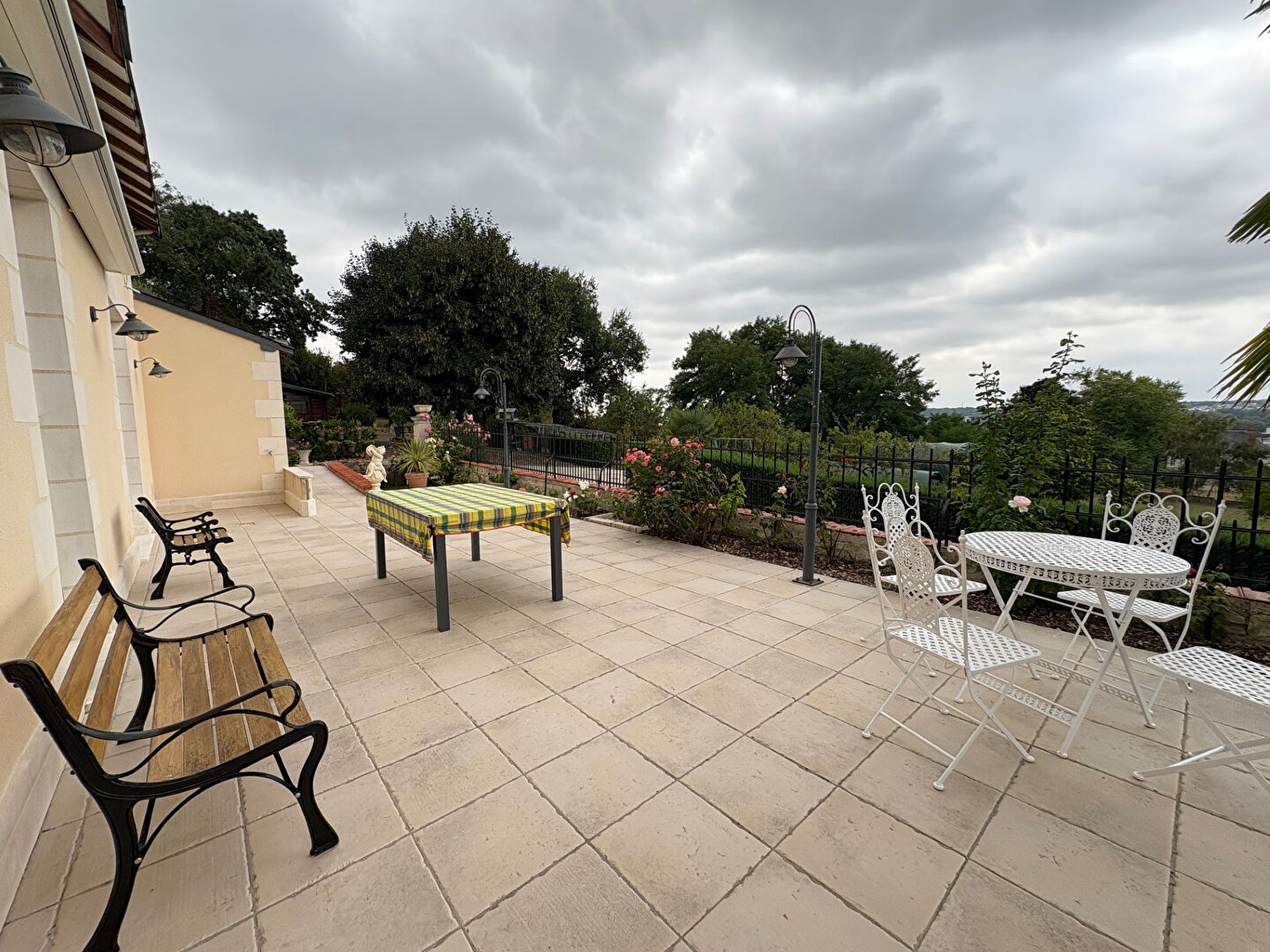 Maison ancienne rénovée, grand jardin à Saumur