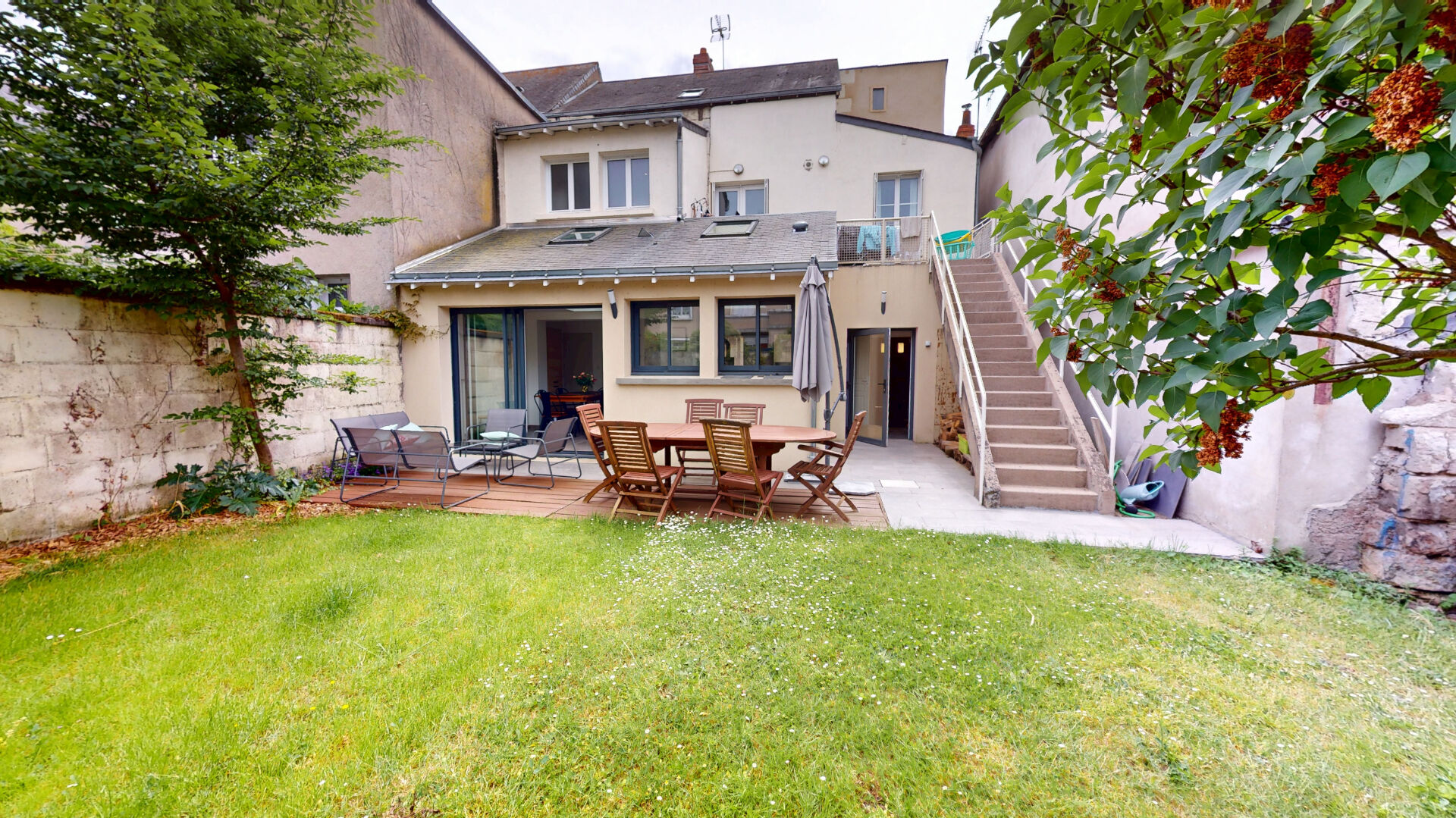 Rare ! Maison ancienne rénovée à vendre à Saumur entre les Ponts