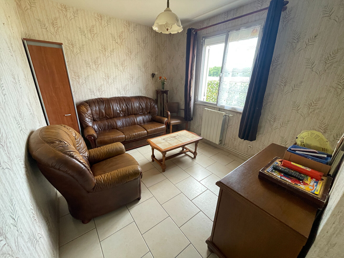 Maison de plain-pied à Brain-sur-Allonnes - 4 chambres, 103 m²