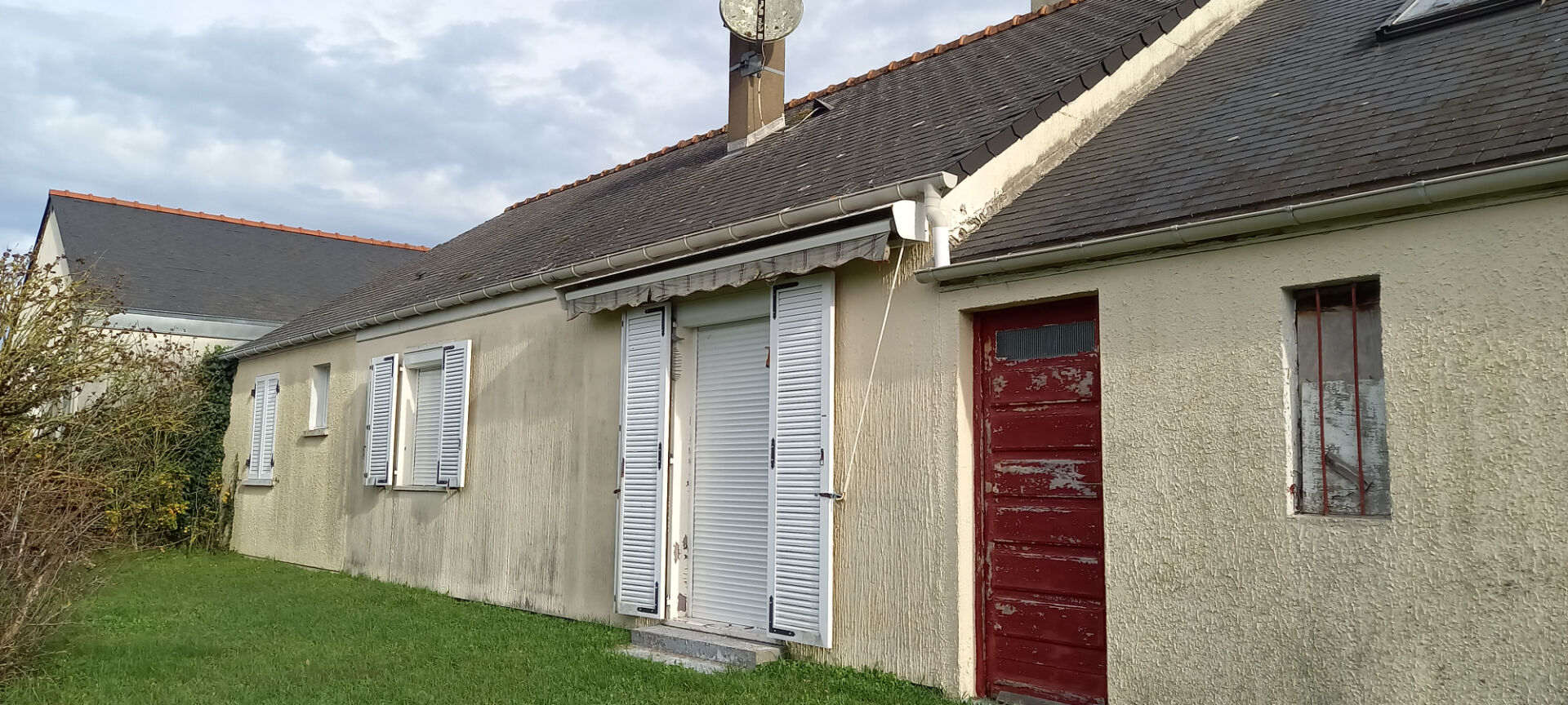 Maison de plain-pied à Brain-sur-Allonnes - 4 chambres, 103 m²