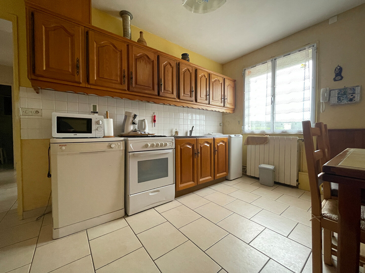 Maison de plain-pied à Brain-sur-Allonnes - 4 chambres, 103 m²