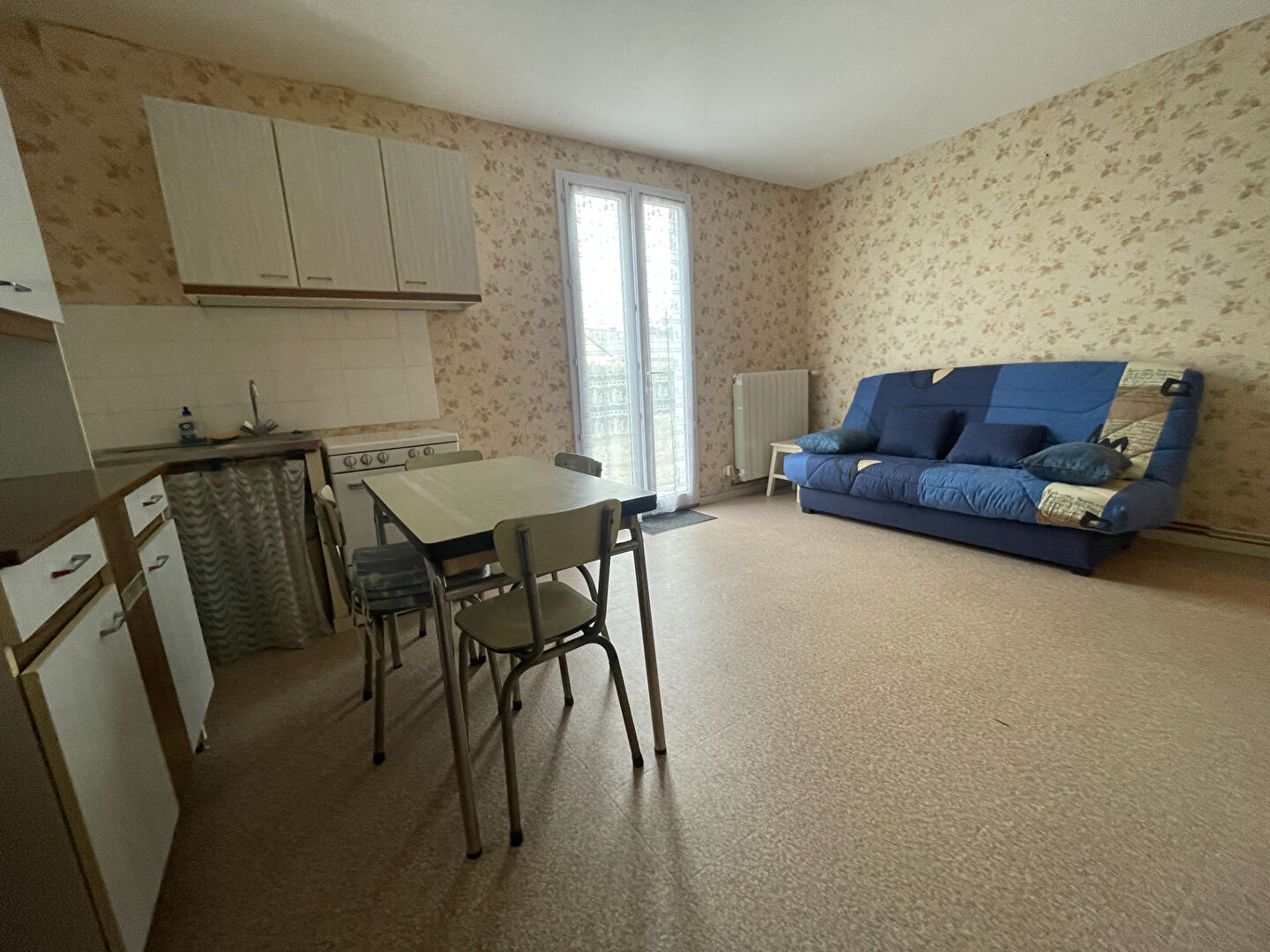 Maison de plain-pied à Brain-sur-Allonnes - 4 chambres, 103 m²