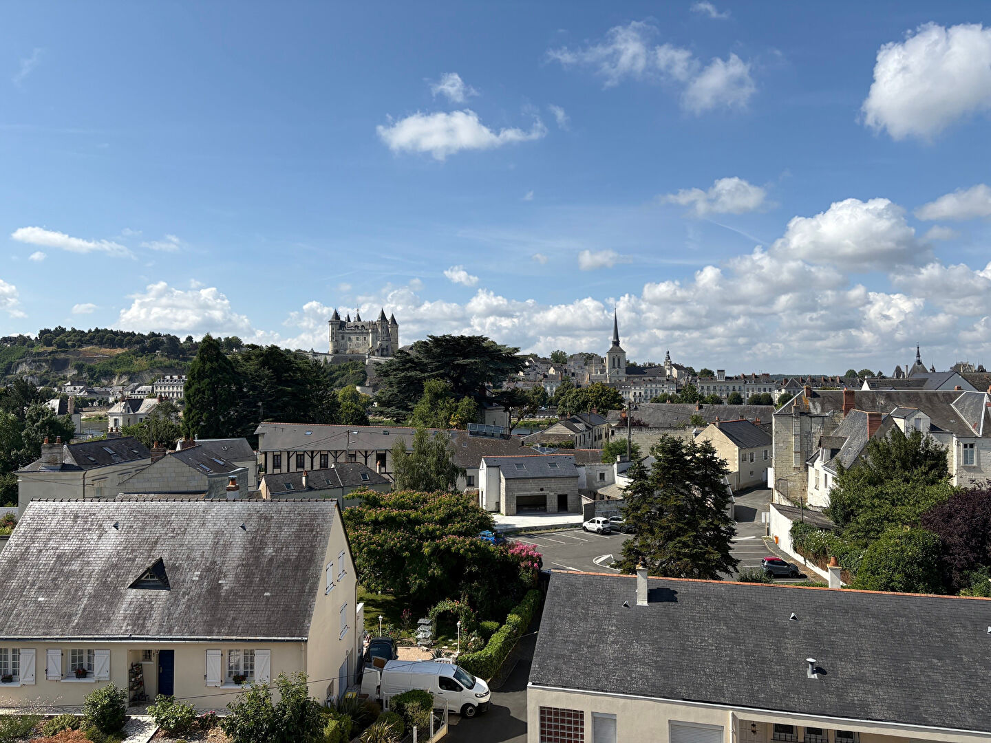 SAUMUR  Quartier Recherché: appartement T4 en location