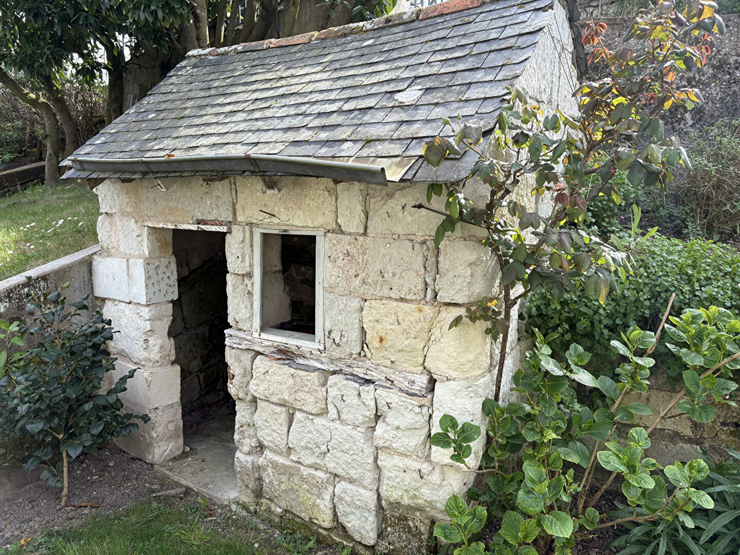 Coup de coeur assuré, charmante maison en tuffeau à Saint-Clément-des-Levées - Réf 341