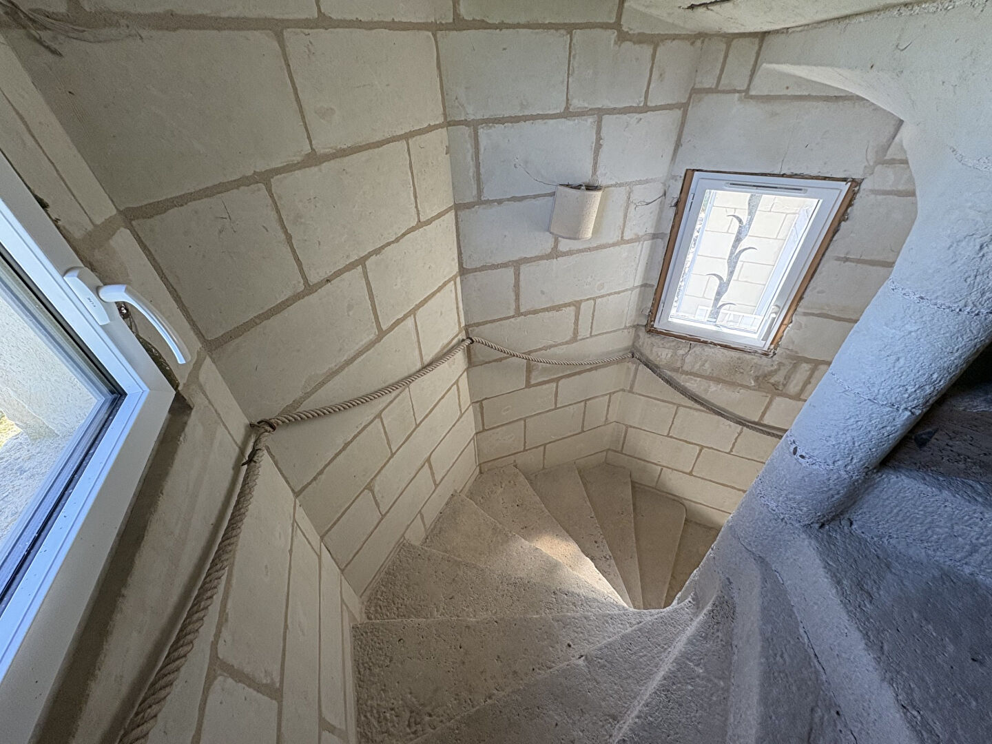 Maison de maître à rénover Saumur Sud 5 mn