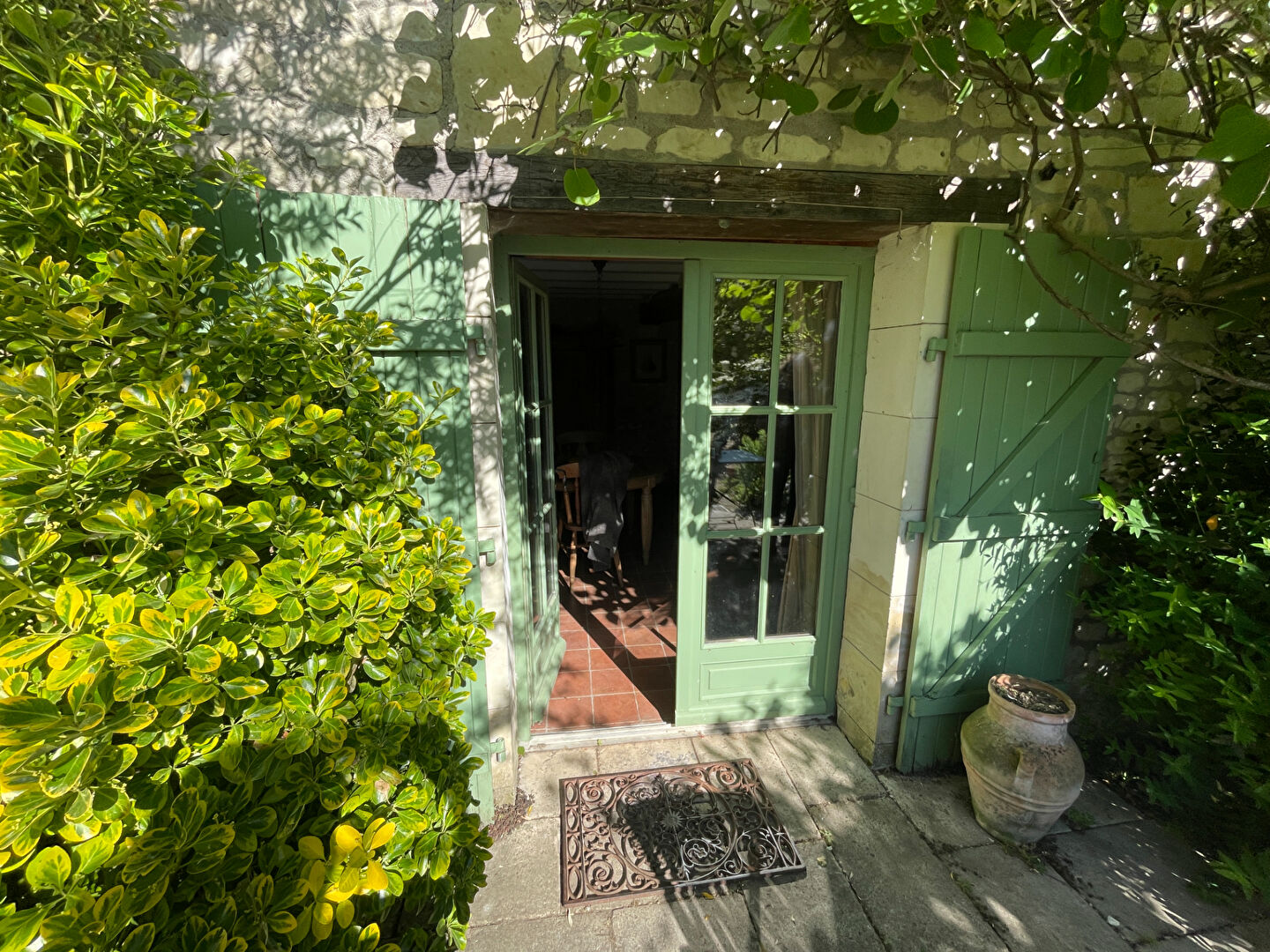 Charmante maison ancienne rénovée à vendre, calme et ensoleillée