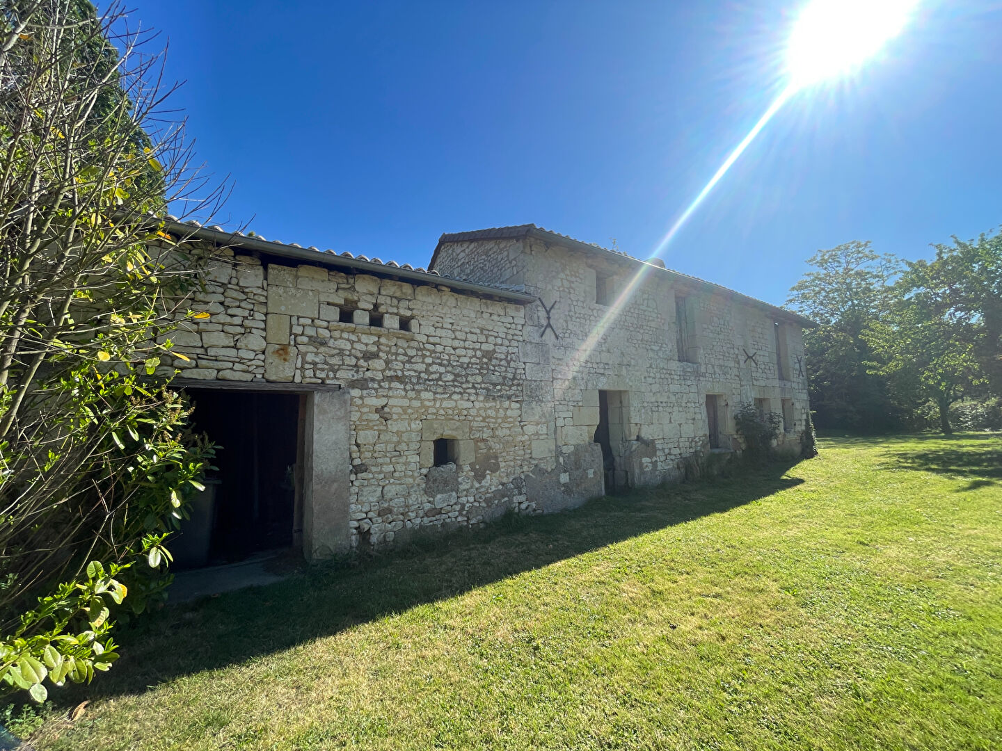 Charmante maison ancienne rénovée à vendre, calme et ensoleillée