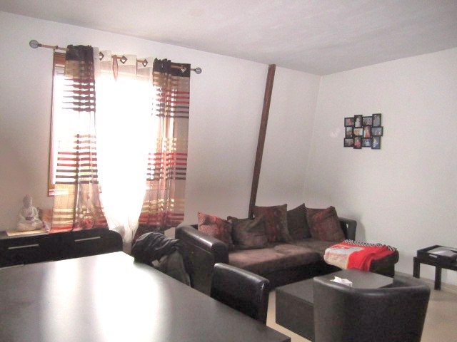 GRAND 2 PIECES DERNIER ETAGE