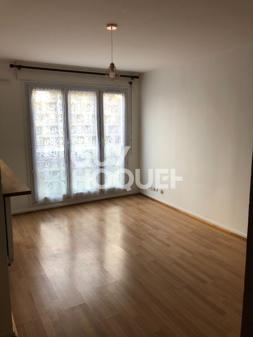 Appartement 2 pièces à louer à Savigny-sur-Orge, rez-de-chaussée, avec garage et cave