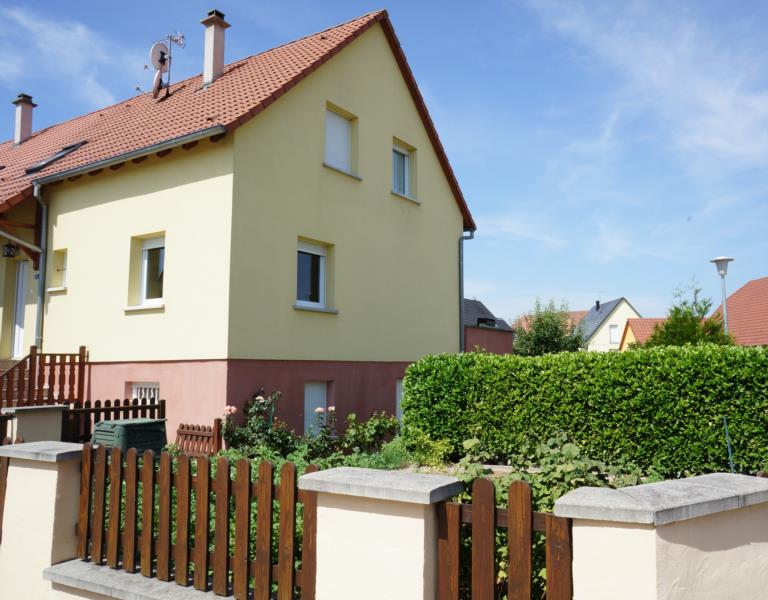 Maison SUNDHOUSE avec terrasse, jardin.