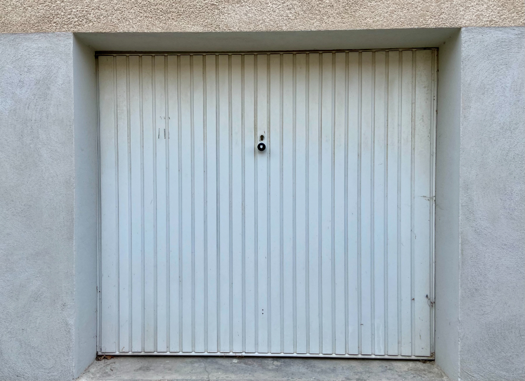 Parking / box Senas 42.4 m2