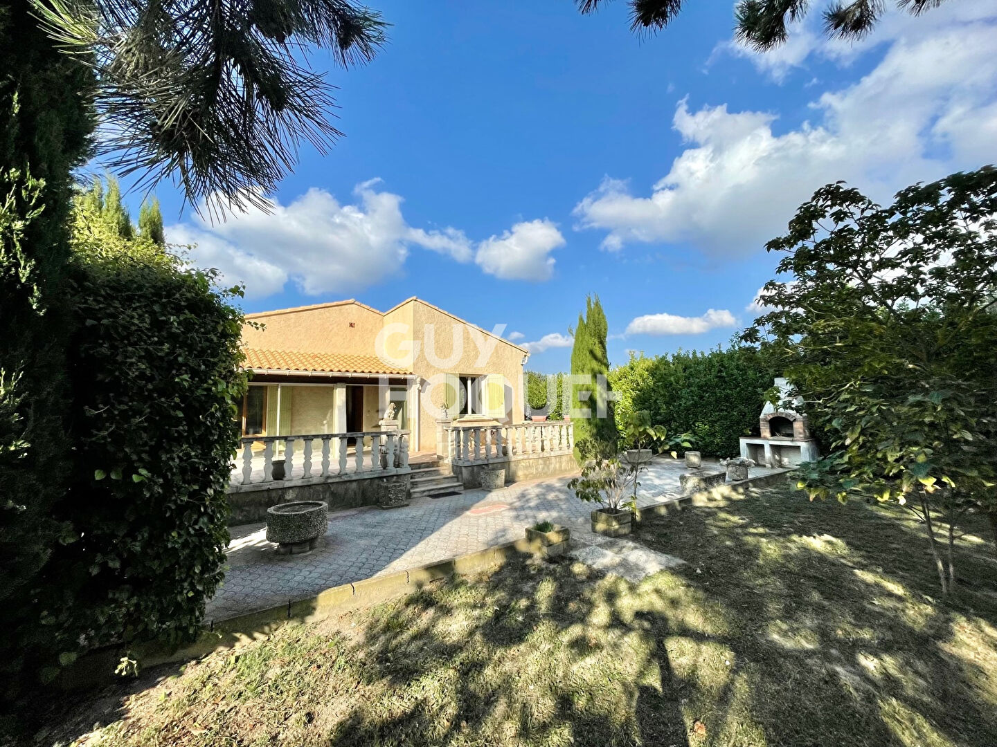 Maison en campagne de Senas de 116 m² avec veranda, remise et garage