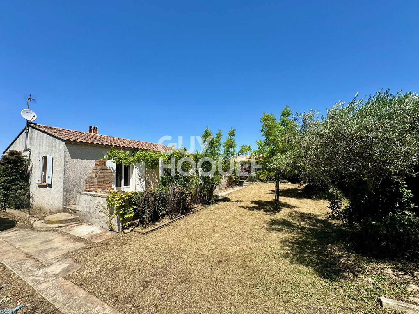 Maison 5 pièces, d'environ 100 m2 au calme a Senas