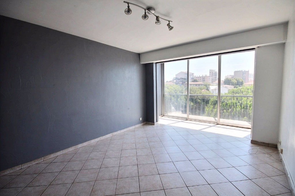 À vendre, appartement d'environ 70 m², 3 pièces dans le 13e arrondissement de MARSEILLE (13013).