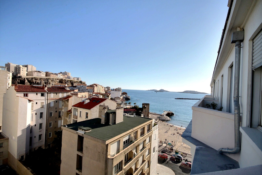 Appartement 2 pièces avec vue mer d'environ 32 m² à louer dans le 7e arrondissement de MARSEILLE (13007) rue Papety..