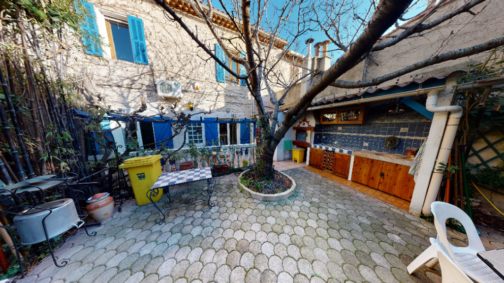 Vente : maison T5 (115 m²) + garage à MARSEILLE Saint André.