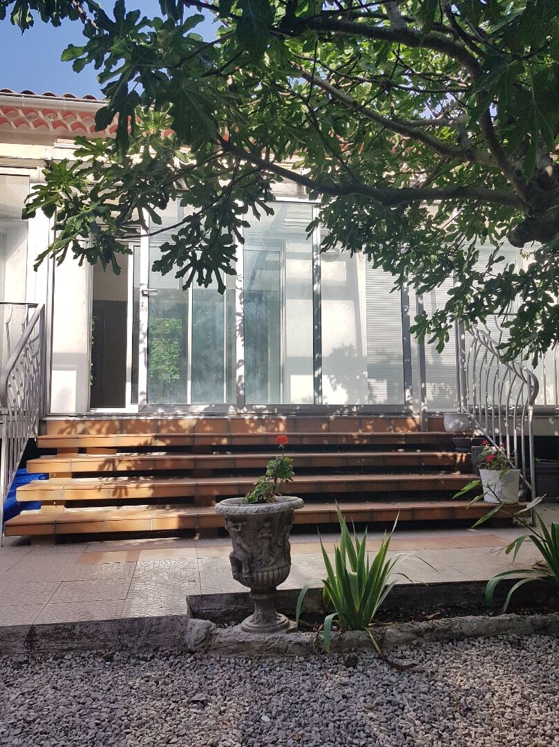 Location : appartement 4 pièces + jardin + véranda (91 m²) à SEPTEMES LES VALLONS
