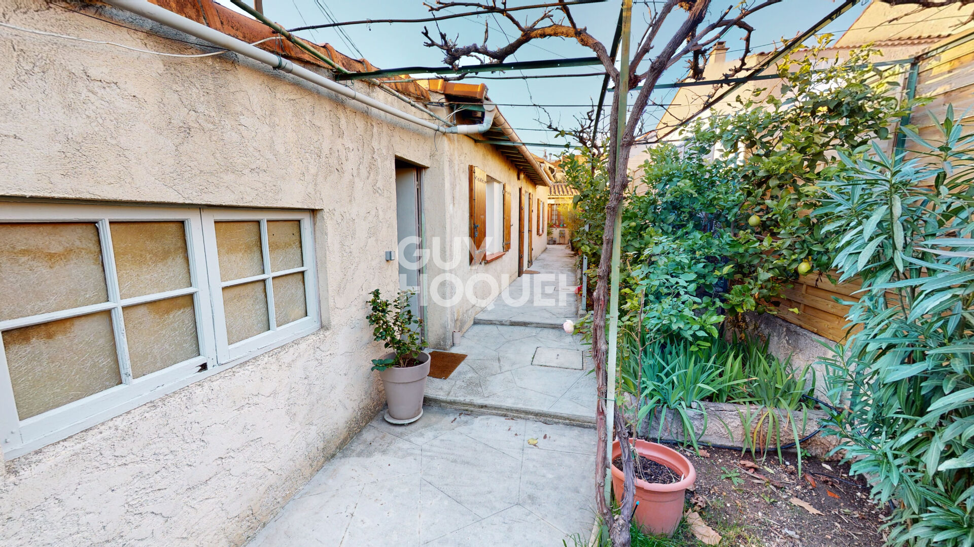 VENTE d'une maison T3 de 56 m² de plain pied et d'un studio de 18 m² à 16E ARRONDISSEMENT Saint Henri.