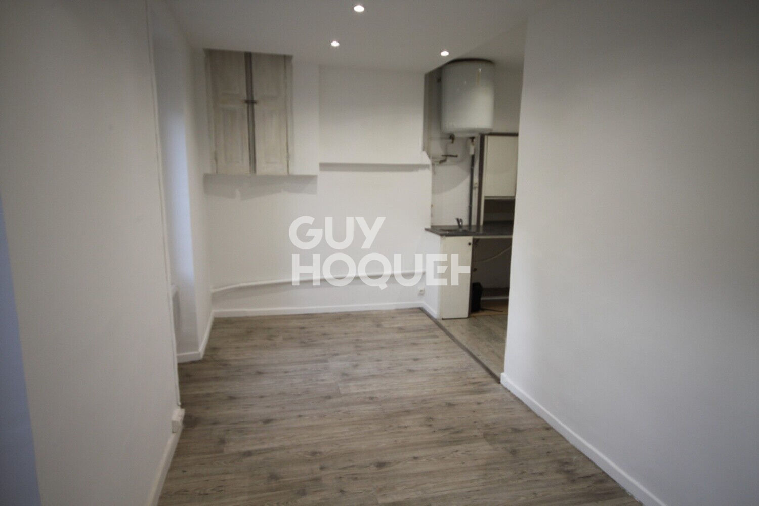 LOCATION : appartement 2 pièces (32 m²) à 15E ARRONDISSEMENT