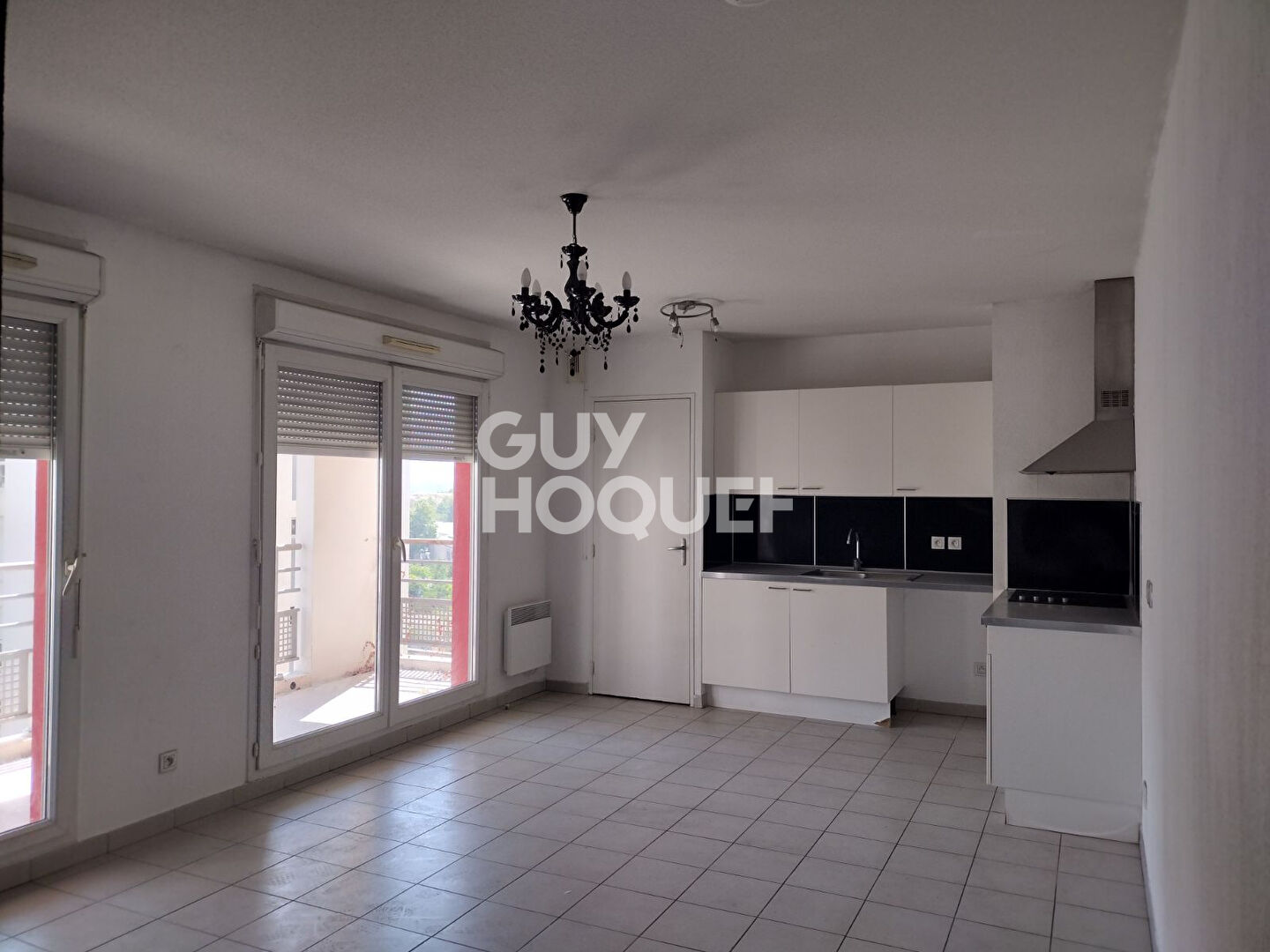 LOCATION d'un appartement F2 (41 m²) à 15E ARRONDISSEMENT