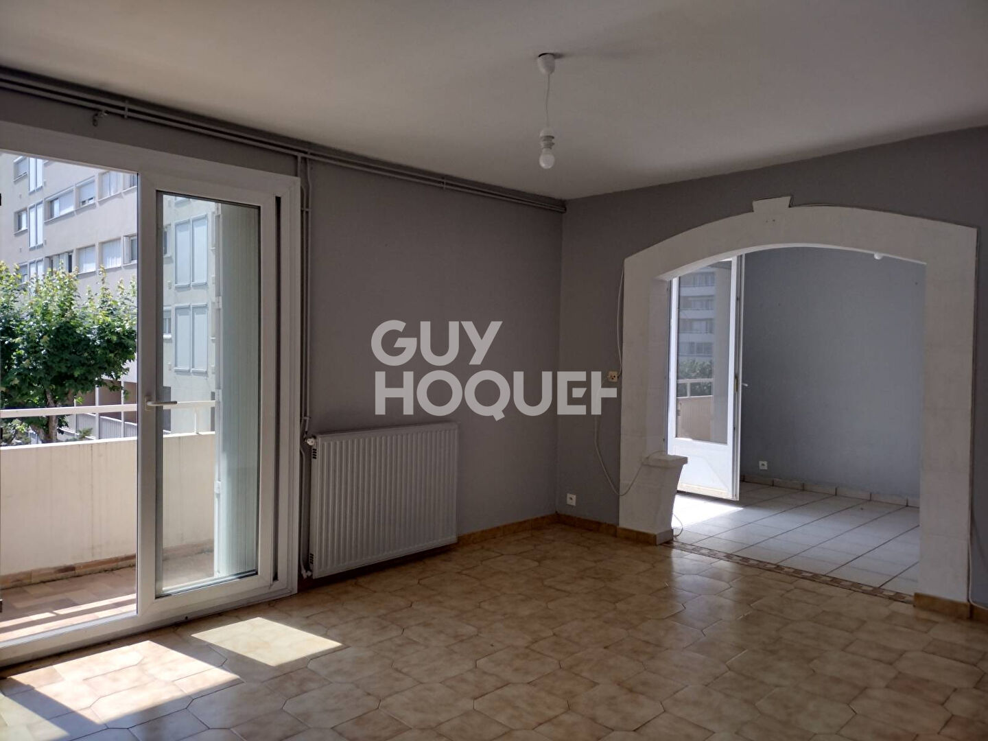 LOCATION d'un appartement 3/4 pièces (71 m²) à SEPTEMES LES VALLONS