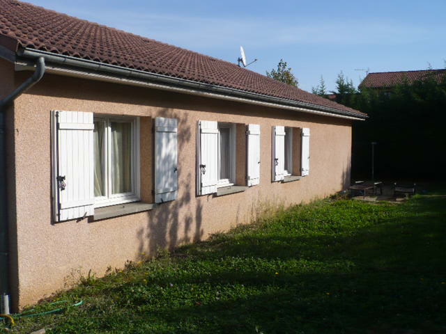 Maison de plain pied de l'année 2000, 4 chambres.