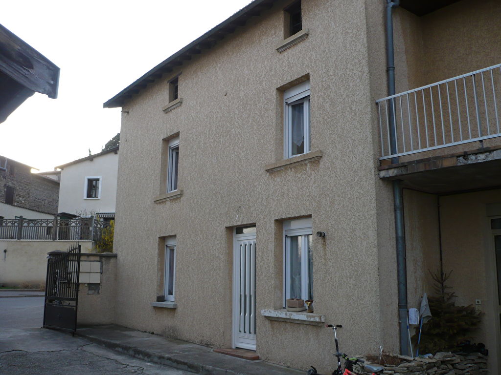 Maison de village de 94m² à louer plein centre