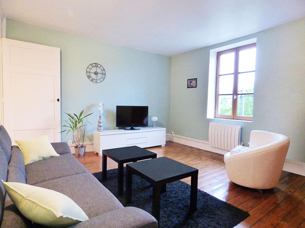 Sérézin du Rhône Maison 2 pièces avec terrasse et parking