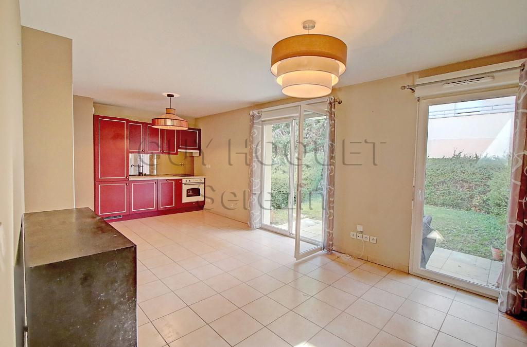 A Vendre Appartement  en rez-de-jardin 2 pièces 43 m2 avec un jardin de 44 m²  sur la commune de Ternay.