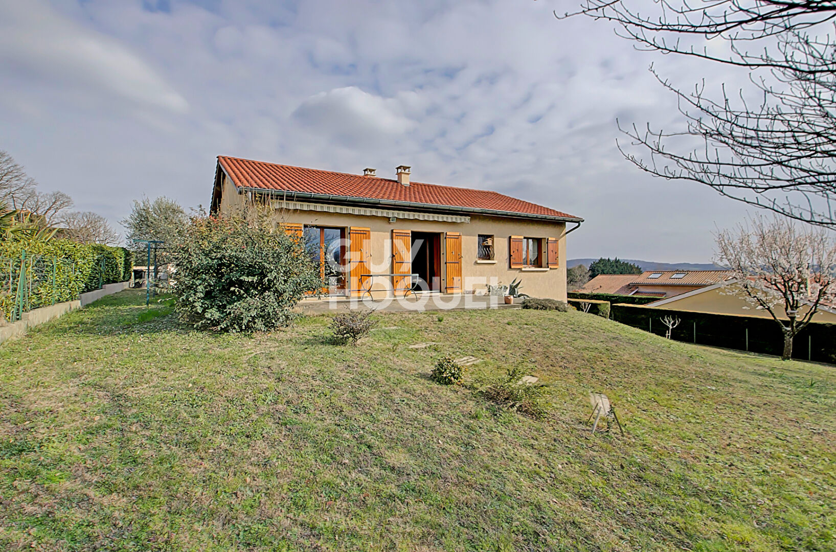 RARE !! MAISON A VENDRE Communay avec VUE au CALME