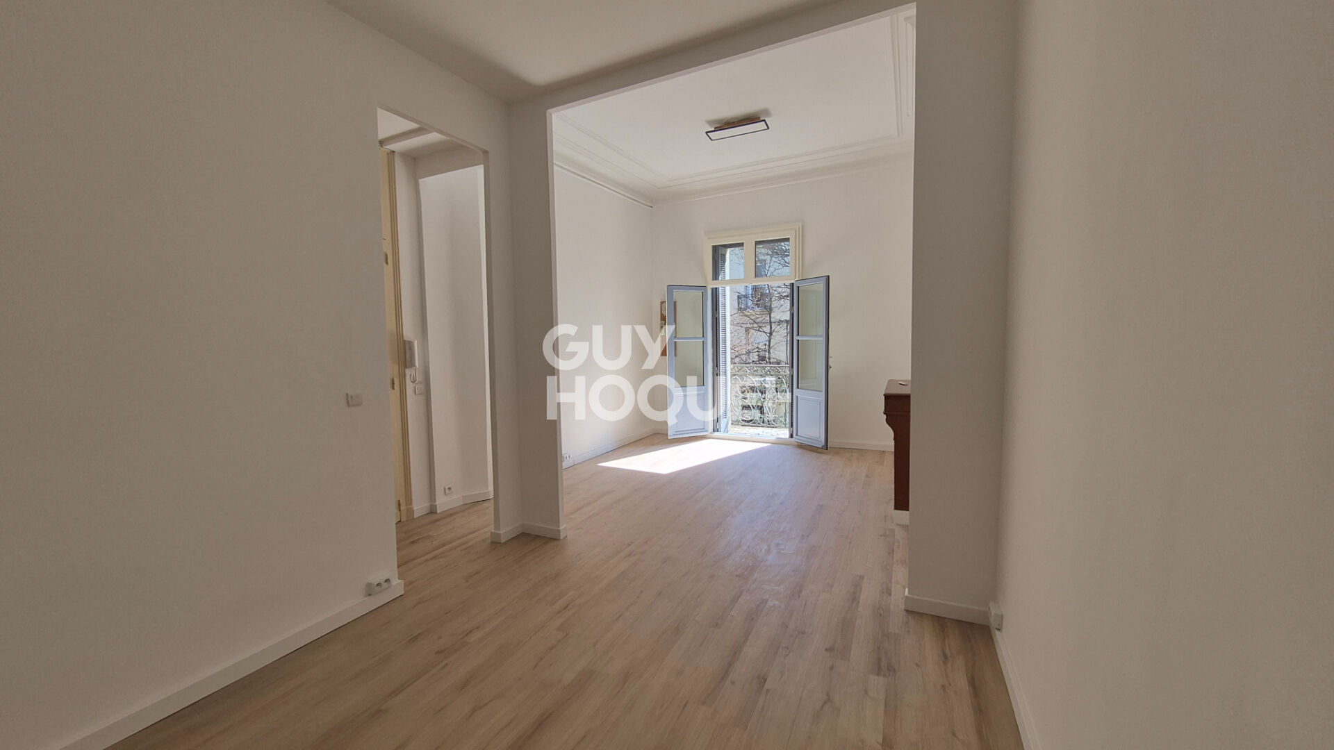 Superbe appartement haussmannien  Entièrement rénové  Centre-ville