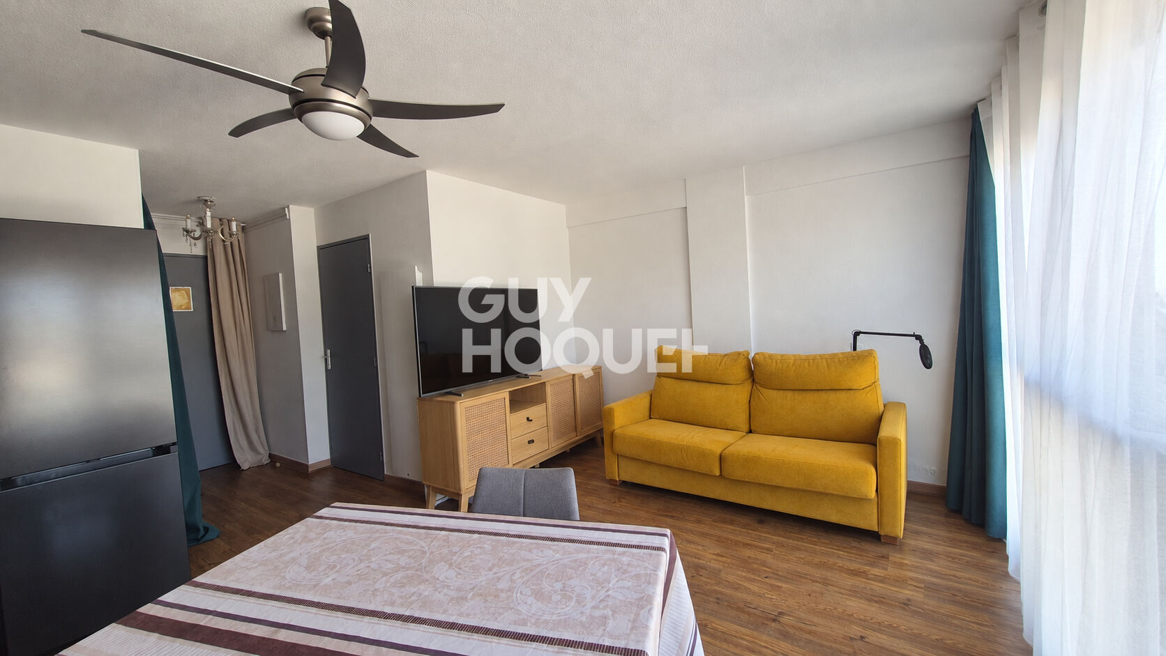 Studio de 32 m²  sur la place Victor-Hugo