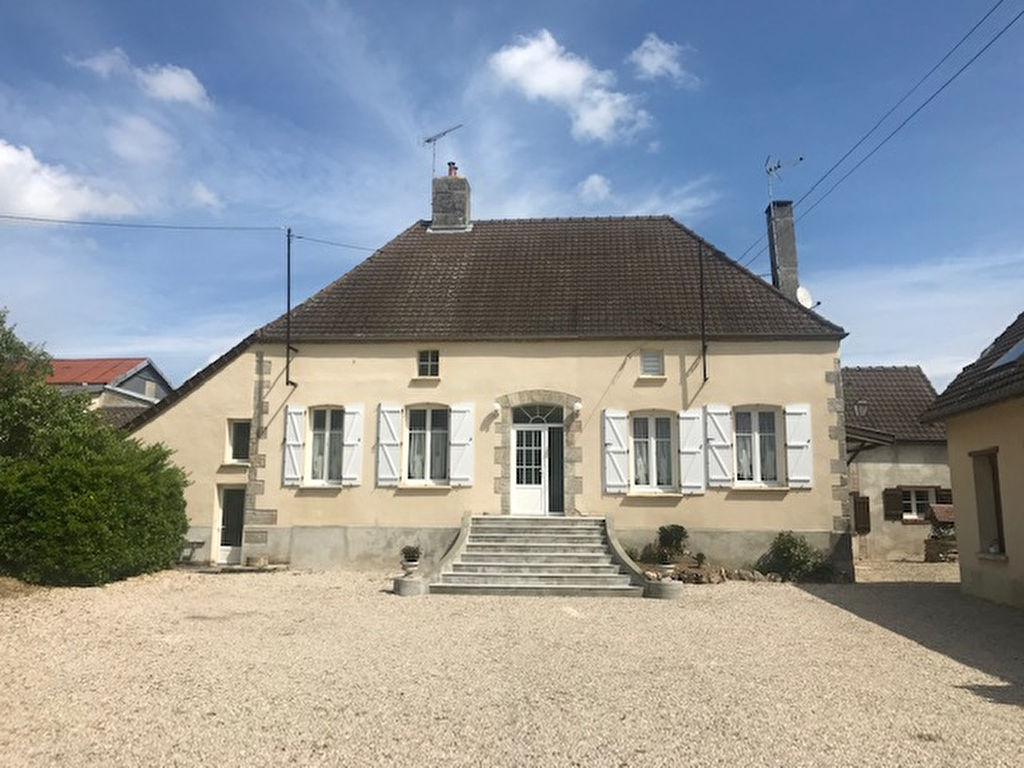 Maison Barbonne Fayel 7 pièce(s) 180 m2